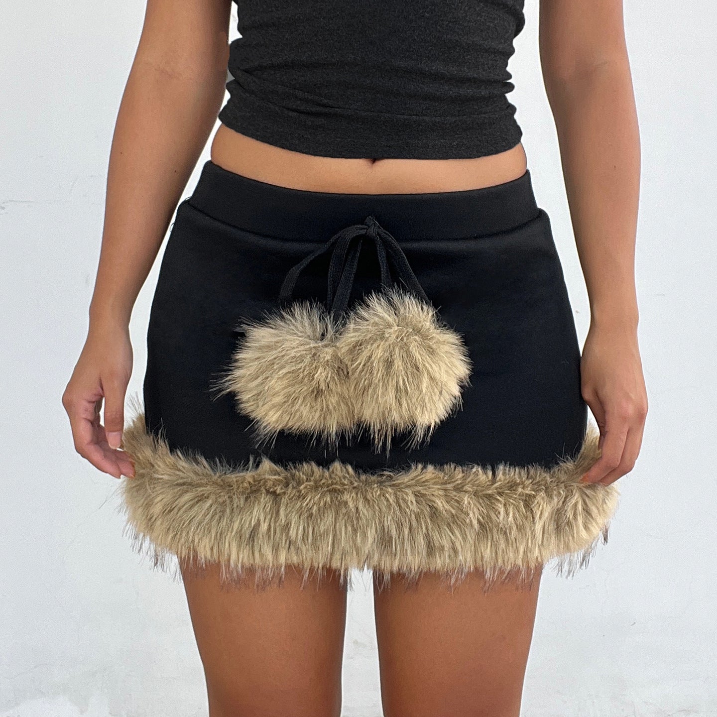 Lace up slim fit solid color low waist hip hugging skirt for women